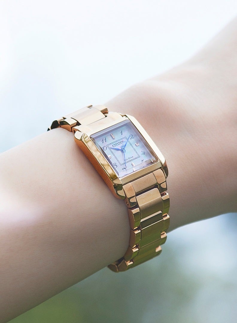 CITIZEN ساعة أنالوج نسائية إيكو درايف EW5603‑89Y، 28.4×21.5 مم بقرص من أم اللؤلؤ، سوار من الفولاذ المقاوم للصدأ الذهبي، مقاومة للماء حتى 50 م - Image 4